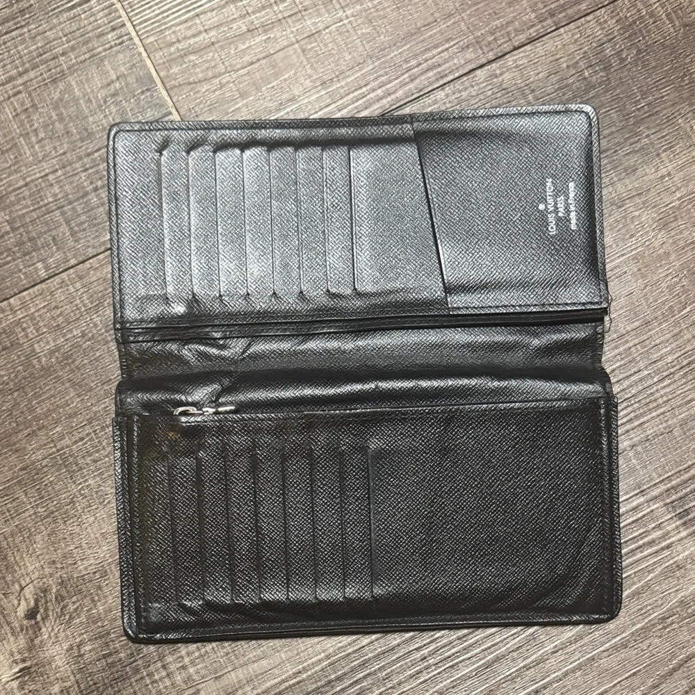 Louis Vuitton Brazza Wallet Epi Leather - Picture 13 of 16